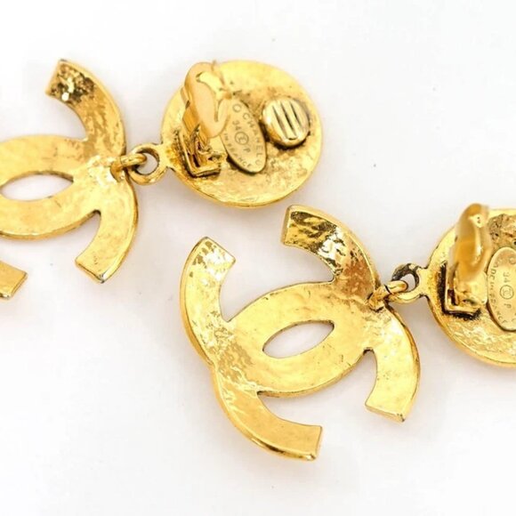 CHANEL Large CC Logos Vintage Dangle Earrings Gold Tone 94P Auth #35248 - Picture 4 of 5